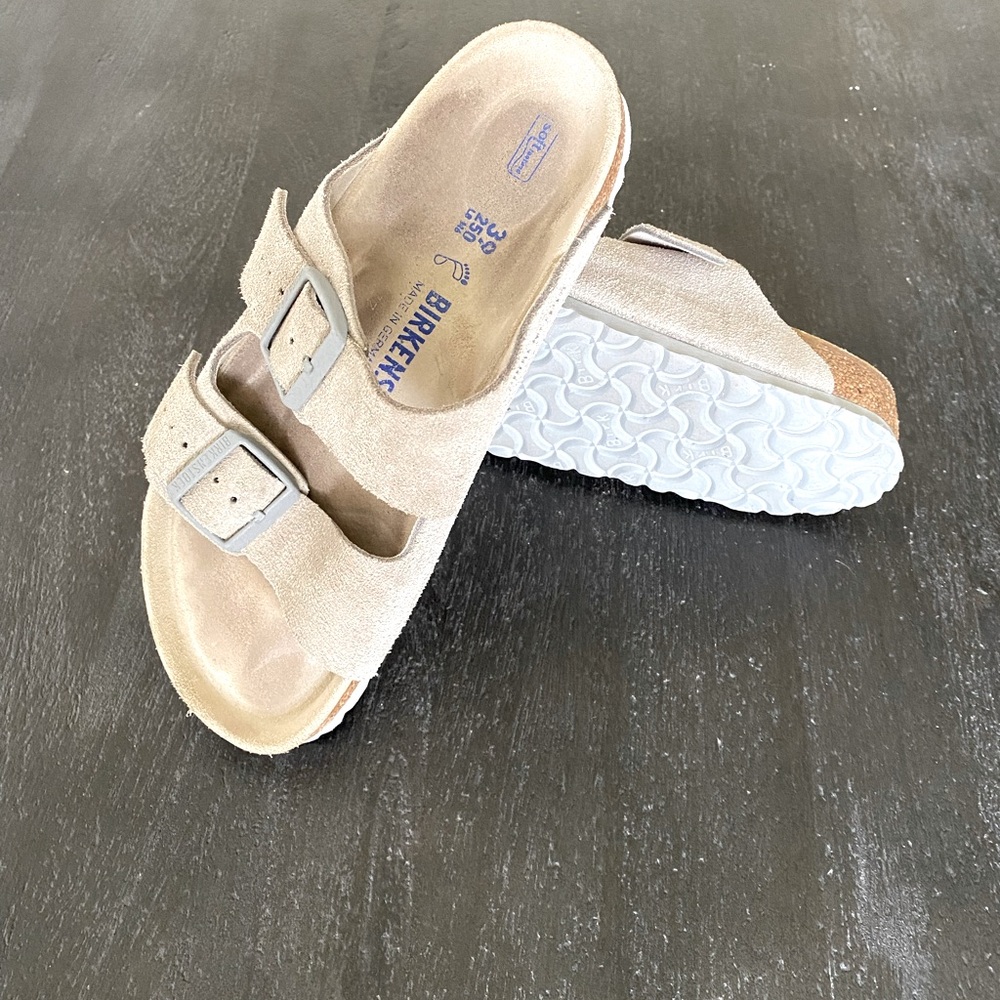 Authentic Birkenstock Arizona Sandals. EU Size 39. USA size 8 - 8.5